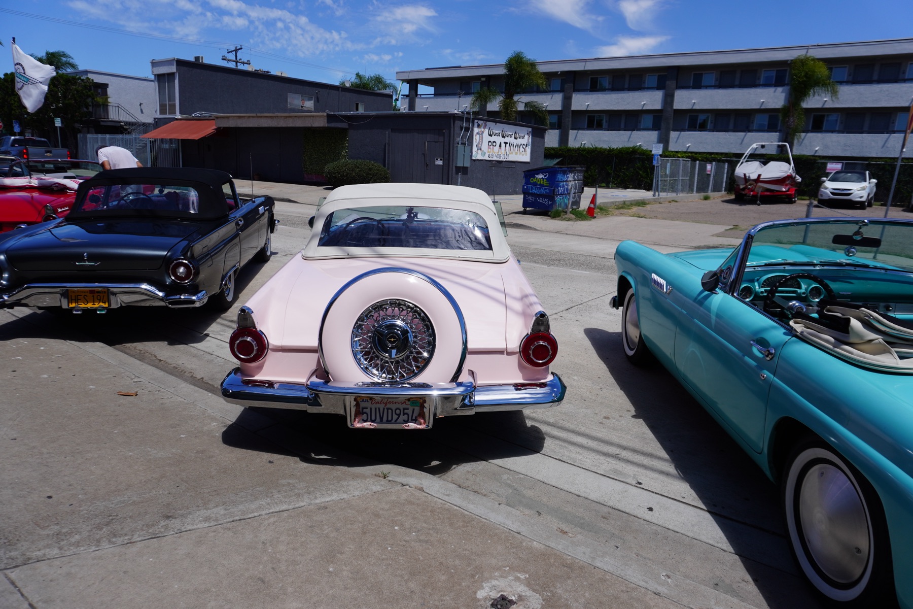 T-Bird Cars and Lunch at Gillie's Auto Lounge