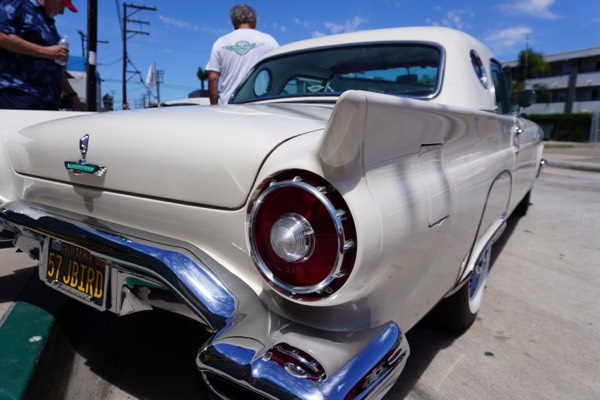 T-Bird Cars and Lunch at Gillie's Auto Lounge