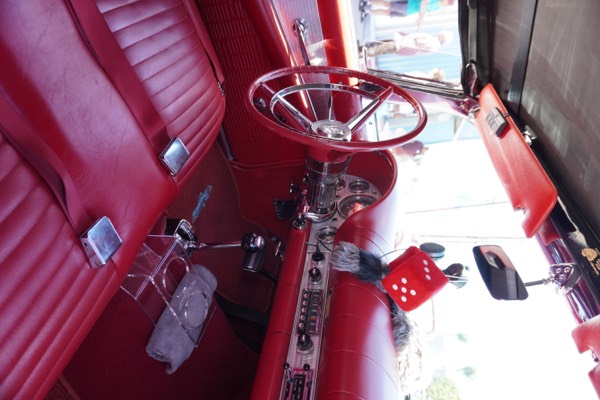 T-Bird Cars and Lunch at Gillie's Auto Lounge