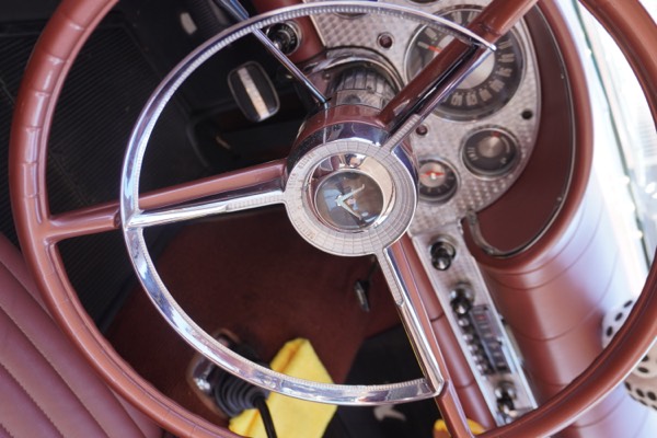 T-Bird Cars and Lunch at Gillie's Auto Lounge