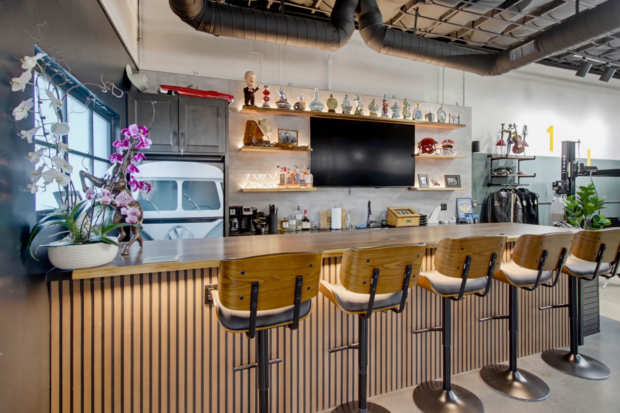 The bar at Gillie's