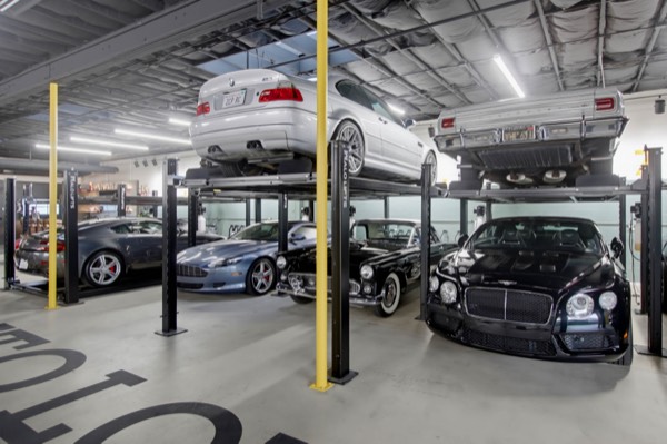 Cars in storage — Gillie's Auto Lounge