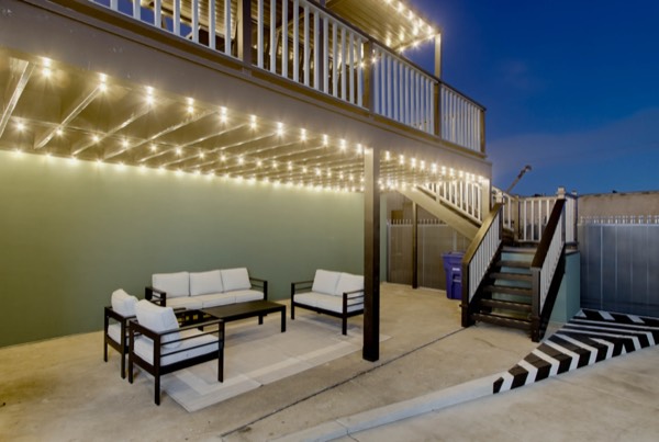 Lounge seating below the mezzanine — Gillie's Auto Lounge