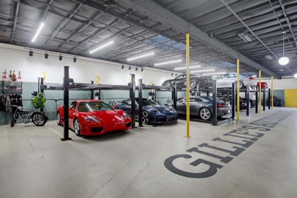 The floor, looking back — Gillie's Auto Lounge