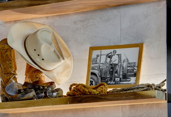 Memorabilia — Gillie's Auto Lounge